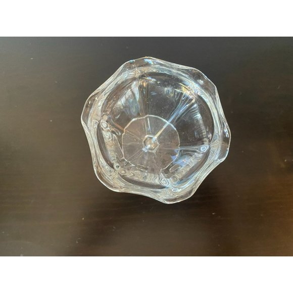 Classic Ice Cream Bowls, Set of 4 Tulip Clear Pressed Glass Serving Glasses - Picture 5 of 5